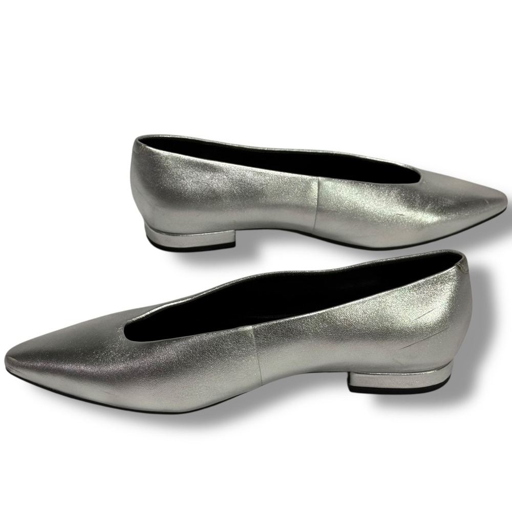 Marc Fisher LTD Gunner Flats Metallic Silver Leather Pointed Toe Slip On Size 8 - Picture 2 of 13